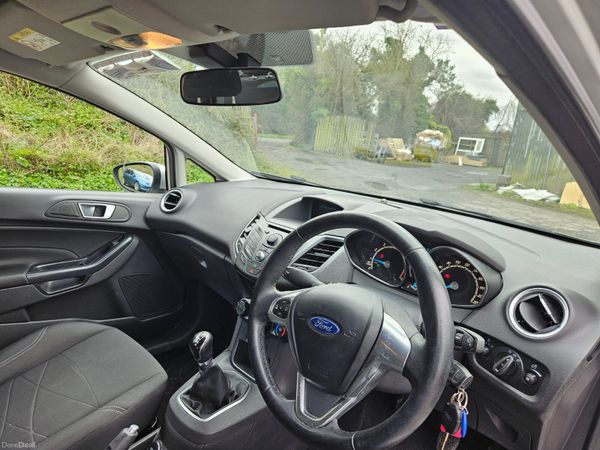 Ford Fiesta 2014 1.2 zetec low mileage 383386514