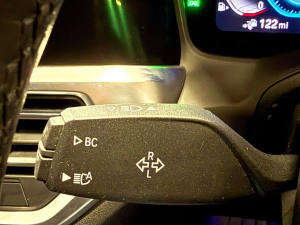 221 BMW 330e SE Pro Touring 383335772