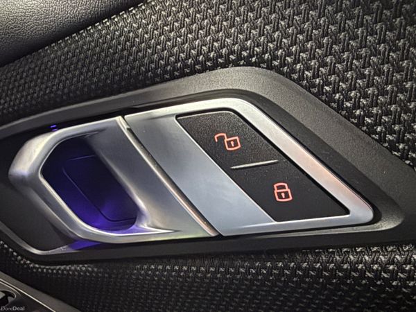 221 BMW 330e SE Pro Touring 383335778