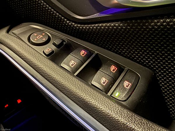 221 BMW 330e SE Pro Touring 383335780