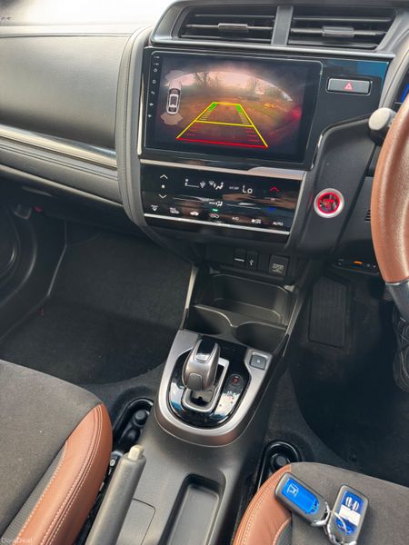 Honda Fit 1.5 Hybrid High Spec 73000kms 2018 383467236