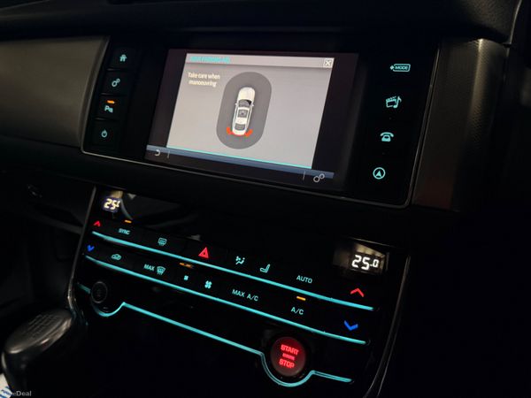 Jaguar XF 2016 Diesel Fuji White Black Wheels 383470052