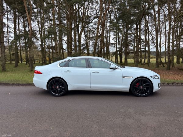 Jaguar XF 2016 Diesel Fuji White Black Wheels 383470018