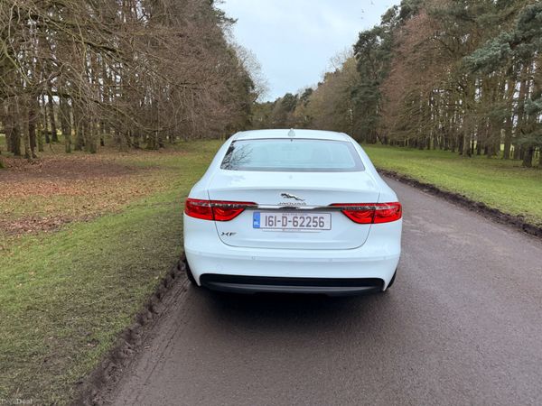 Jaguar XF 2016 Diesel Fuji White Black Wheels 383470022