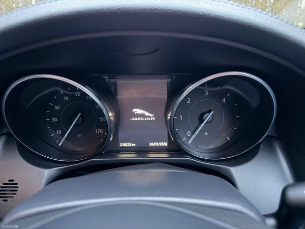 Jaguar XF 2016 Diesel Fuji White Black Wheels 383470026