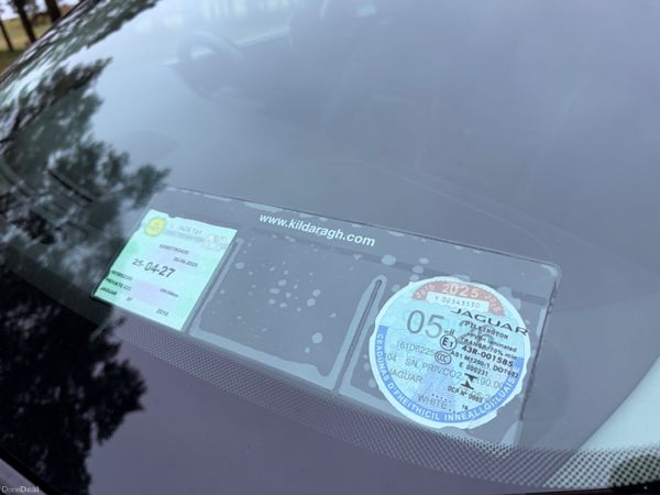 Jaguar XF 2016 Diesel Fuji White Black Wheels 383470150