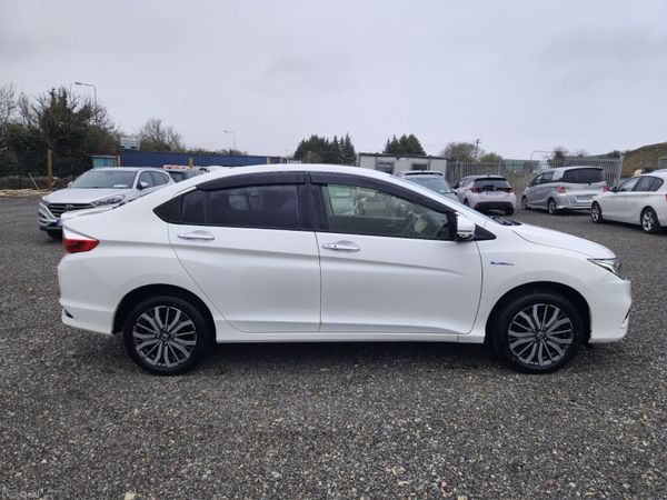 Honda Grace 2018| High spec self charging hybrid 383420104