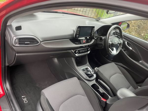 Hyundai i30 1.6 Diesel Deluxe 383425364