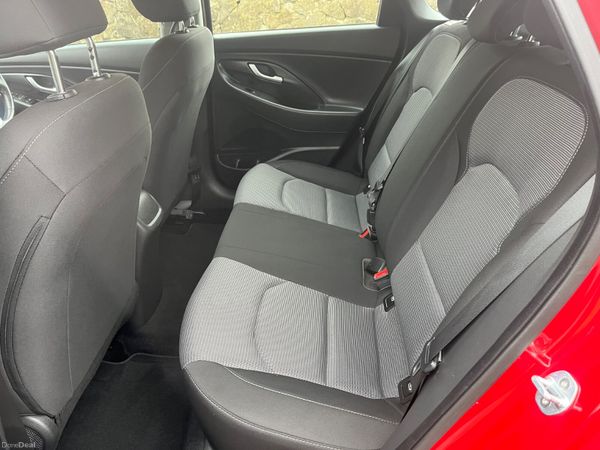 Hyundai i30 1.6 Diesel Deluxe 383425314