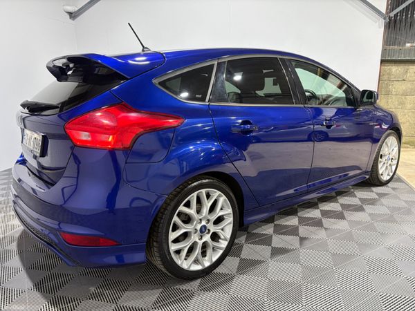 2017 Ford Focus ST Line 1.5 TDCi 120 Bhp 383542446