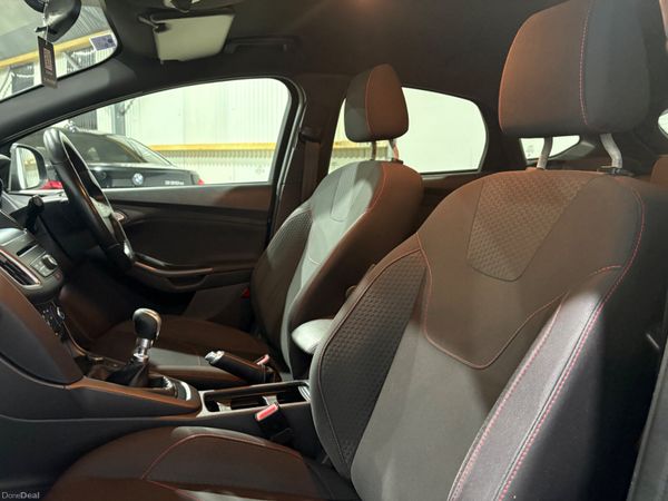 2017 Ford Focus ST Line 1.5 TDCi 120 Bhp 383542456