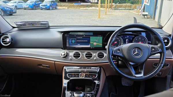 Mercedes E220D AMG Line premium Edition | PANROOF 383585176