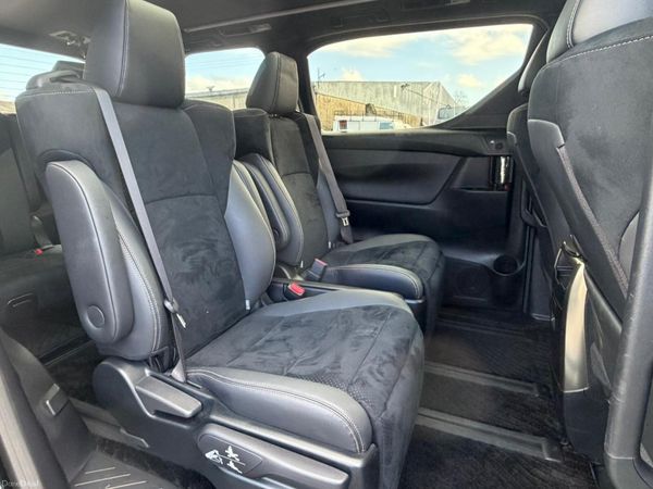 231 Toyota Alphard  2.5 Hybrid 383531458