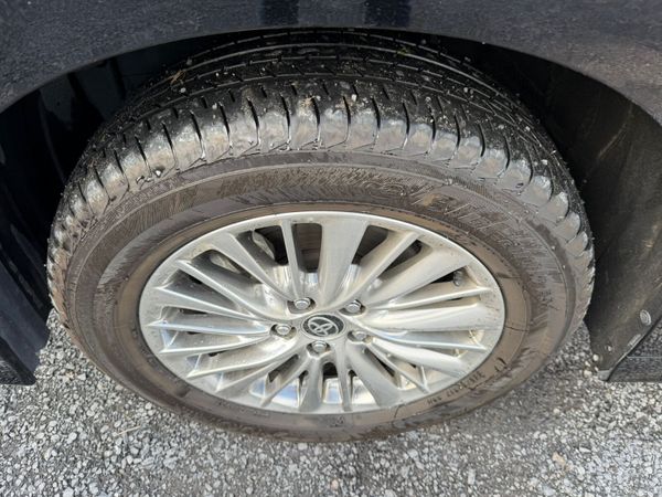 231 Toyota Alphard  2.5 Hybrid 383531492