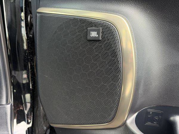 231 Toyota Alphard  2.5 Hybrid 383531512