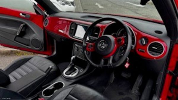 VOLKSWAGEN BEETLE AUTOMATIC C/W  REVERSE CAMERA 383640666