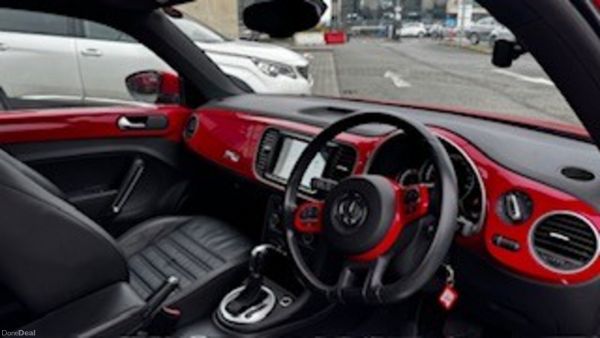 VOLKSWAGEN BEETLE AUTOMATIC C/W  REVERSE CAMERA 383640670