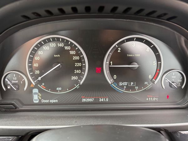 152 BMW 5-Series 383687790