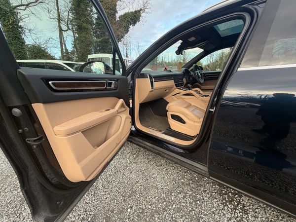 Porsche Cayenne 2022 383610082