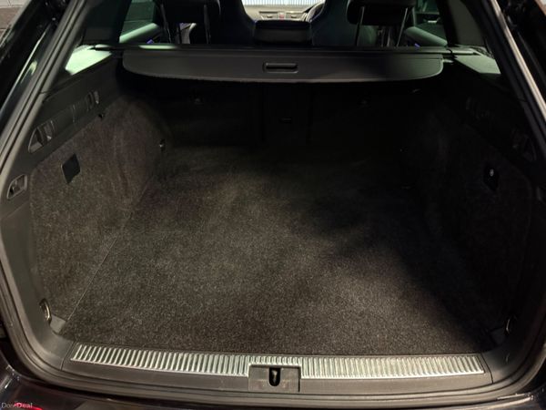 221  Skoda Superb 1.4 TSi-E Sportline + DSG Estate 383610850