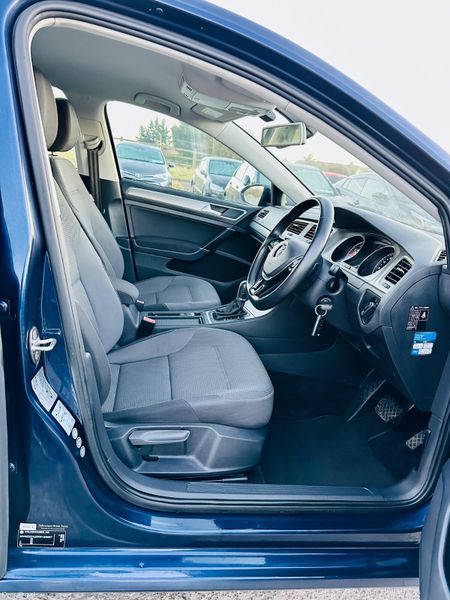 Volkswagen Golf 2014 383616342