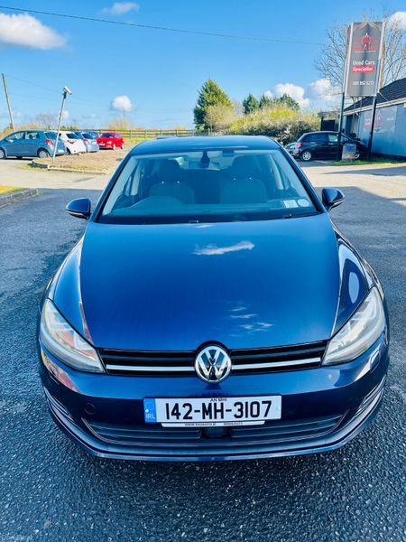 Volkswagen Golf 2014 383616318