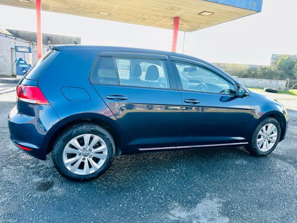 Volkswagen Golf 2014 383616332