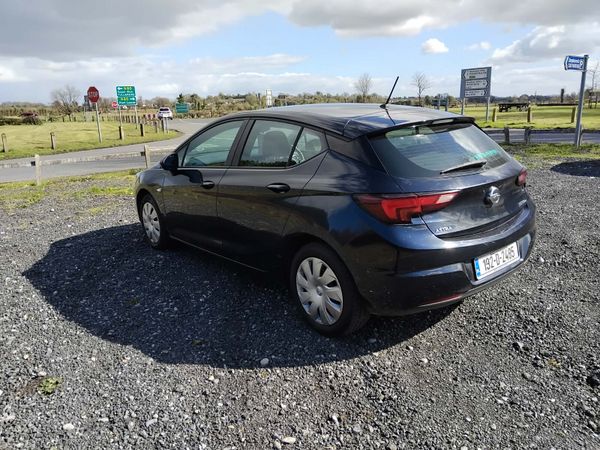Opel Astra 2019 383618364