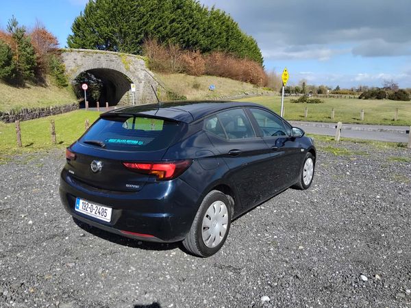 Opel Astra 2019 383618366