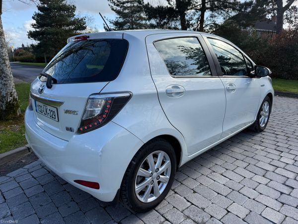 Toyota Yaris Hybrid Automatic 383623180