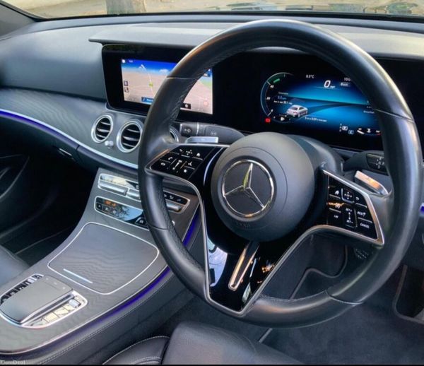 Mercedes-Benz E-Class 2022 383627482