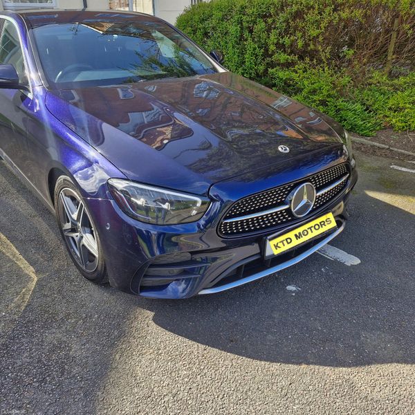 Mercedes-Benz E-Class 2022 383629058