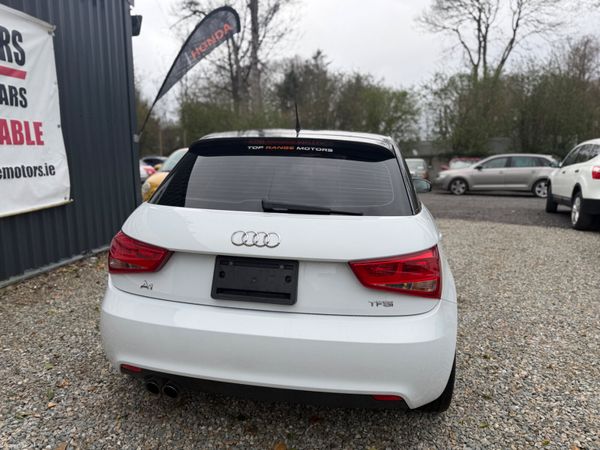 Audi A1 2012 383775644