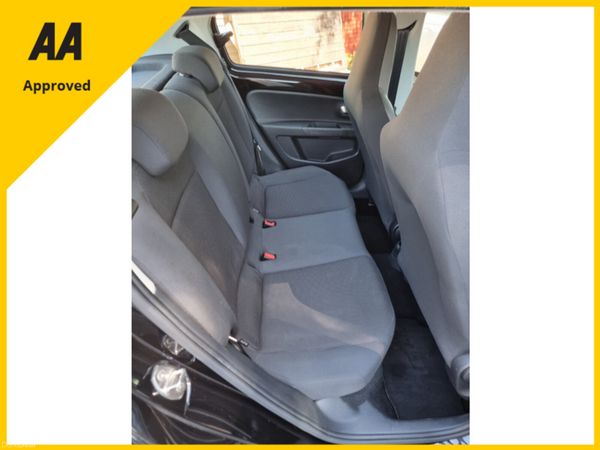 2014 Volkswagen up Automatic 383779134