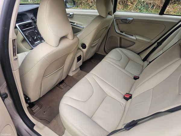 Volvo V60 2014 1.6 Diesel 383795842