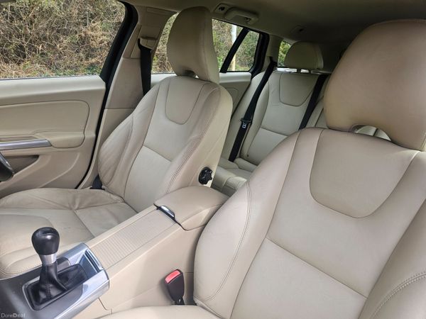 Volvo V60 2014 1.6 Diesel 383795844