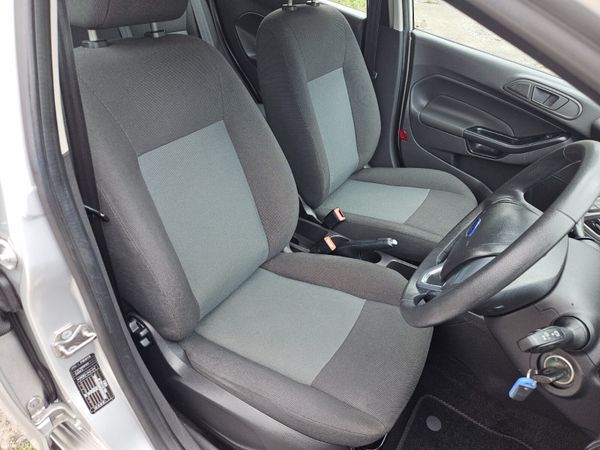 Ford Fiesta 2013 1.2 low mileage only 105klm 383719772