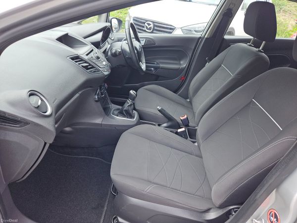 Ford Fiesta 2014 1.2 zetec low mileage 383724954