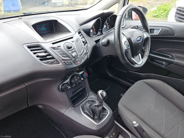 Ford Fiesta 2014 1.2 zetec low mileage 383724970