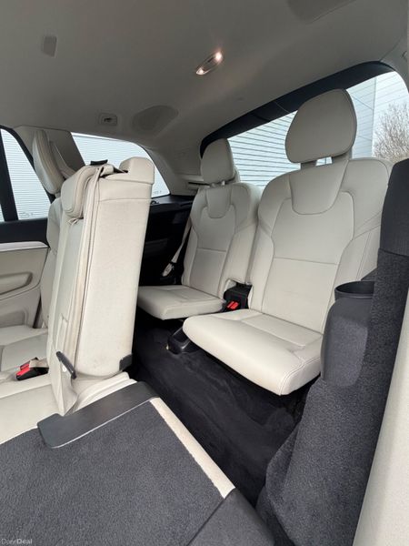 Volvo XC90 Momentum *7seater 383731280