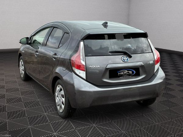 2015 Toyota Aqua / Yaris *Automatic* 383735872