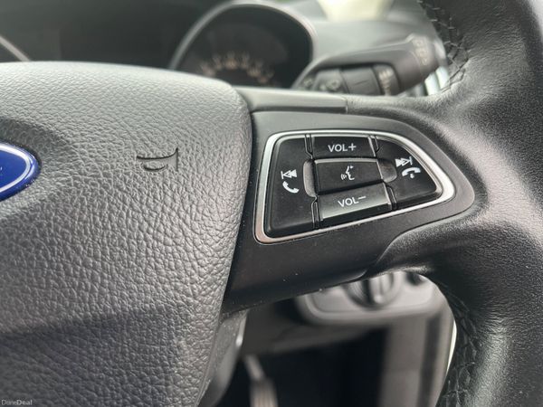 Ford Kuga 1.5TDCi 120PS Titanium 383735998