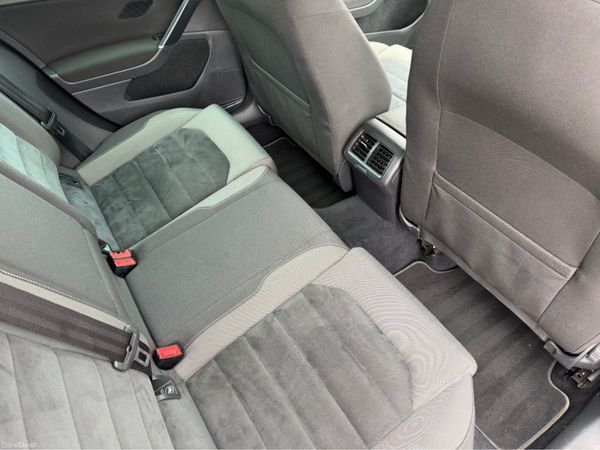 Volkswagen Golf HIGHLINE 1.6 TDI MANUAL 5SPEED 110 383849636