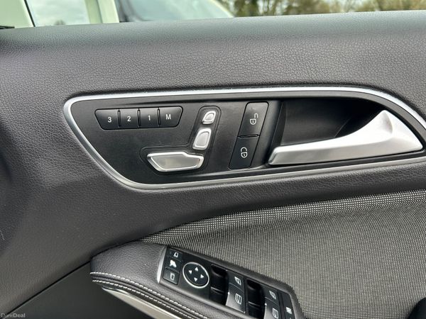 Mercedes-Benz A180 Auto Style 383852576