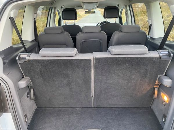 Volkswagen Touran 2015 Comfortline 7 seats 383870802