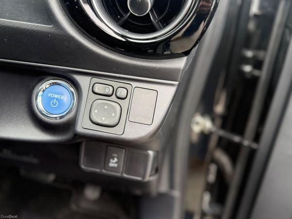 2015 Toyota Aqua hybrid Automatic 383883940