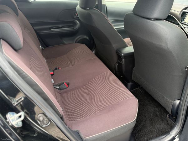 2015 Toyota Aqua hybrid Automatic 383883948