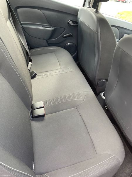 191 Dacia Sandero.. Low KMS.. Serviced.. Warranty 383812952