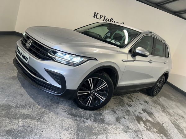 Volkswagen Tiguan 2021 383834160