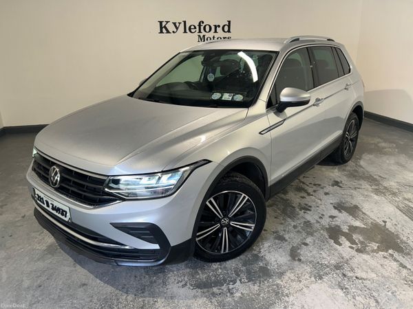 Volkswagen Tiguan 2021 383834112